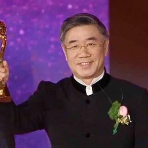 歌手顾欣的图片