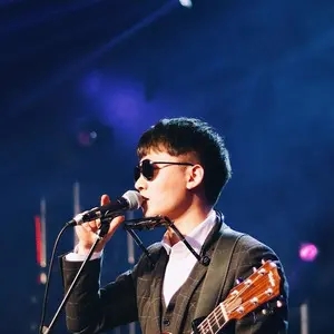 歌手海先生的图片
