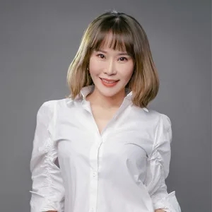 歌手库妮珂的图片