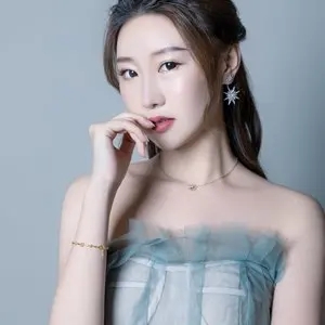 伴奏小城小故事 精消纯伴奏的封面