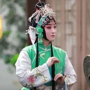 歌手陶一春的图片