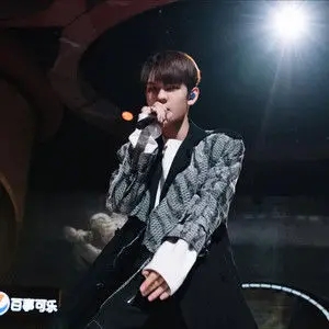伴奏Beacon Fire Live 纯伴奏的封面