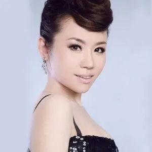 歌手刘紫玲的图片