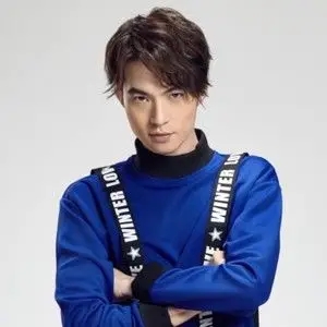 歌手何乾樑的图片
