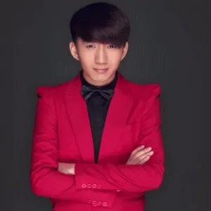 歌手潘旭的图片