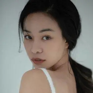歌手丁臻滢的图片