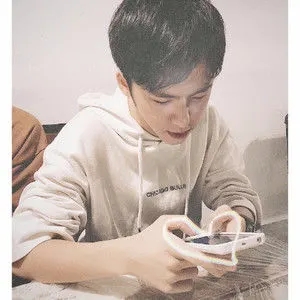 歌手石善允的图片