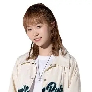 歌手九尾的图片