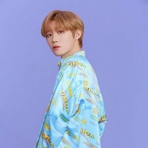 伴奏为什么不回我微信 (一周的说唱歌手) (精消带和声)的封面