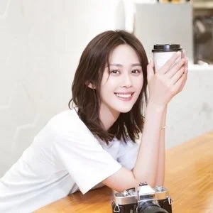 歌手那广子的图片