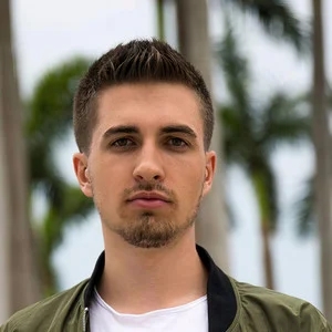 歌手Pascal Letoublon的图片