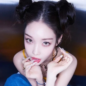 歌手请夏 (청하)的图片