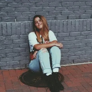 歌手Chelsea Cutler的图片