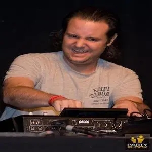 歌手Marc Acardipane的图片