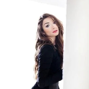 歌手Sibel的图片