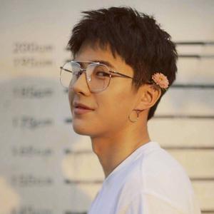 歌手刘昊然的图片