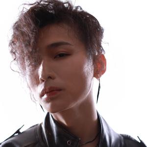 歌手解语花的图片