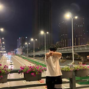 歌手Liue的图片