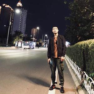 歌手张朕的图片