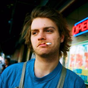 歌手Mac DeMarco的图片