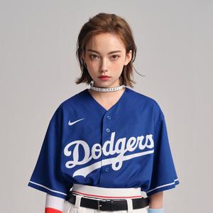 歌手厘里Leah的图片