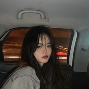 歌手任二三的图片