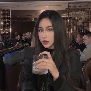 歌手邓可文的图片