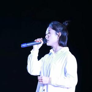 歌手哨孟定KhamEi的图片