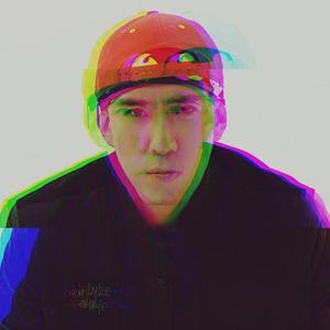 歌手李吉吉的图片