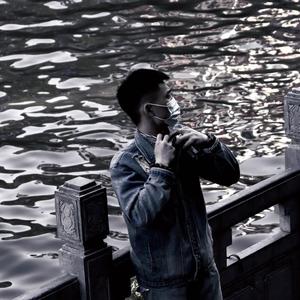 歌手万豹的图片