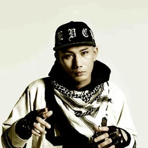 歌手AKLO (アクロ)的图片