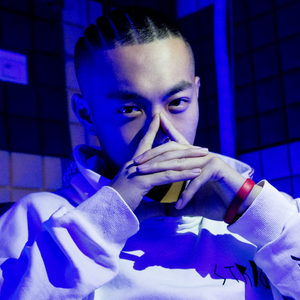歌手邓云峰Mr.Krystal的图片