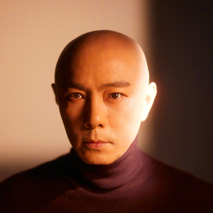 伴奏高高在下 Live伴奏的封面