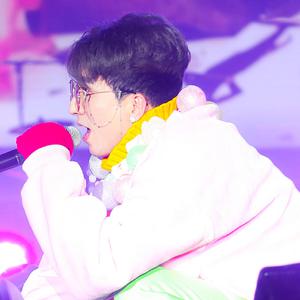 伴奏天地孤影 (精消无和声纯伴奏)的封面