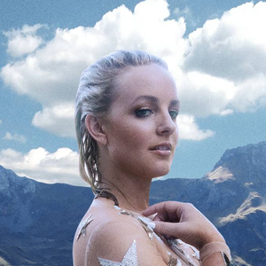 伴奏Burning House (KK Instrumental)的封面