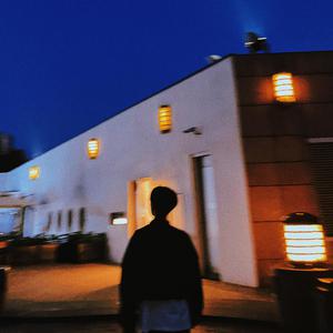 歌手拜德盖Viigho的图片