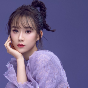 伴奏花儿这样红 (精消无和声纯伴奏)的封面