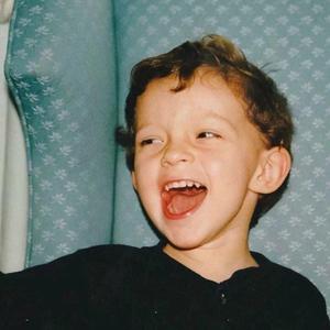 歌手Rezey的图片