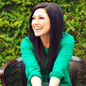 歌手Kari Jobe的图片