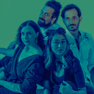 伴奏Pretty Little Things (Karaoke Version)的封面