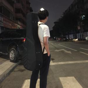 歌手范旭东的图片