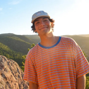 歌手Disco Lines的图片