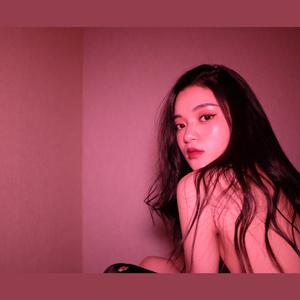 歌手Esther孟呈真的图片