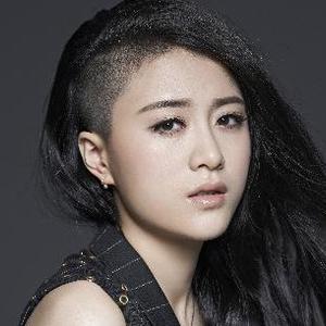 歌手李嘉格的图片