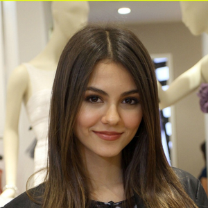 歌手Victoria Justice的图片