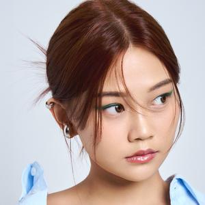 歌手Dior大颖的图片