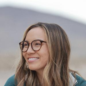 歌手Chloe Sagum的图片