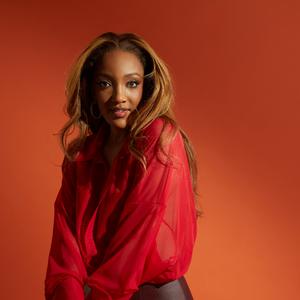 歌手Mickey Guyton的图片