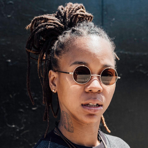 歌手Gizzle的图片