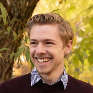 歌手Kaden MacKay的图片